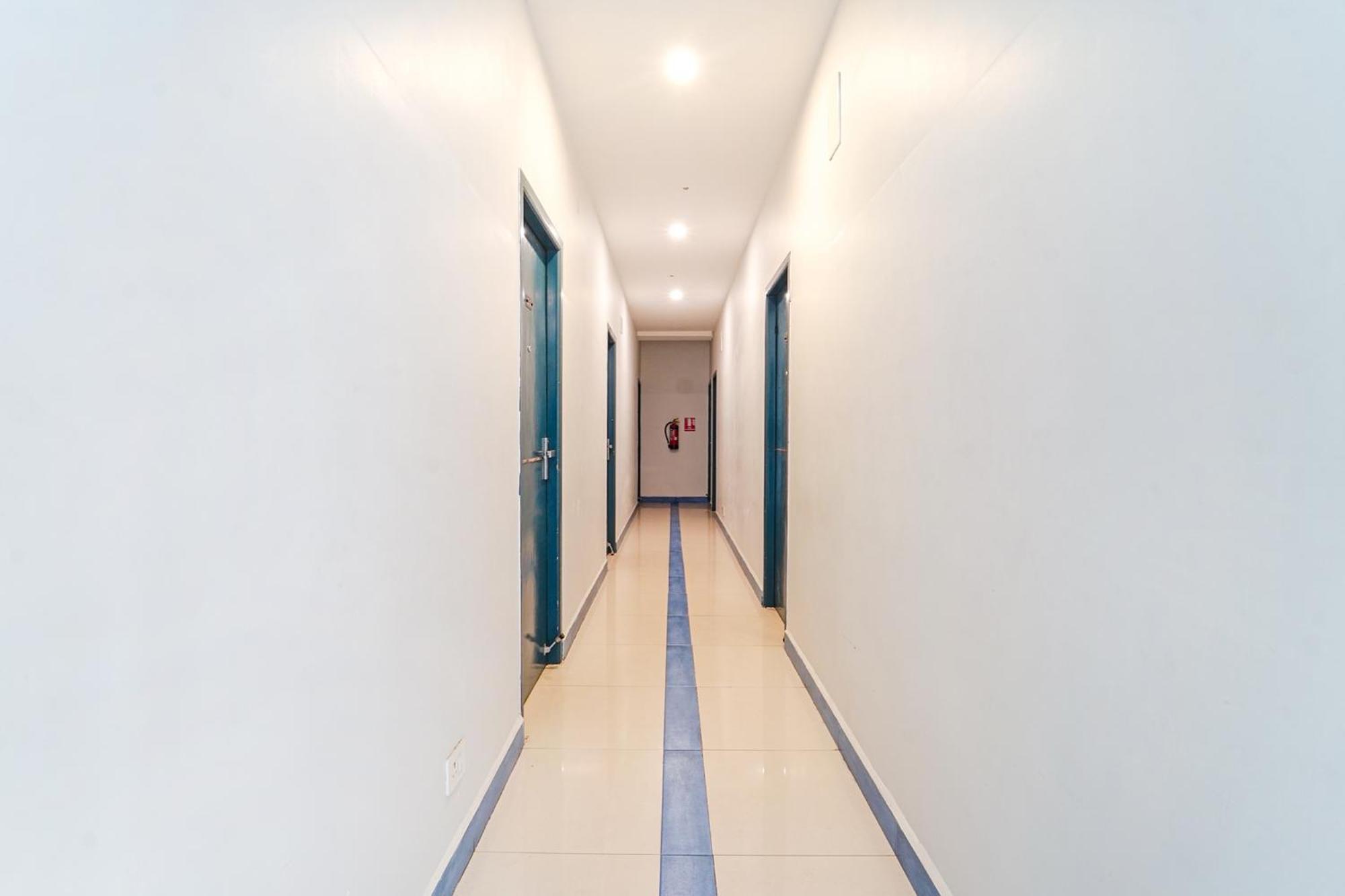 Fabexpress Silver Palace Chennai Exterior photo