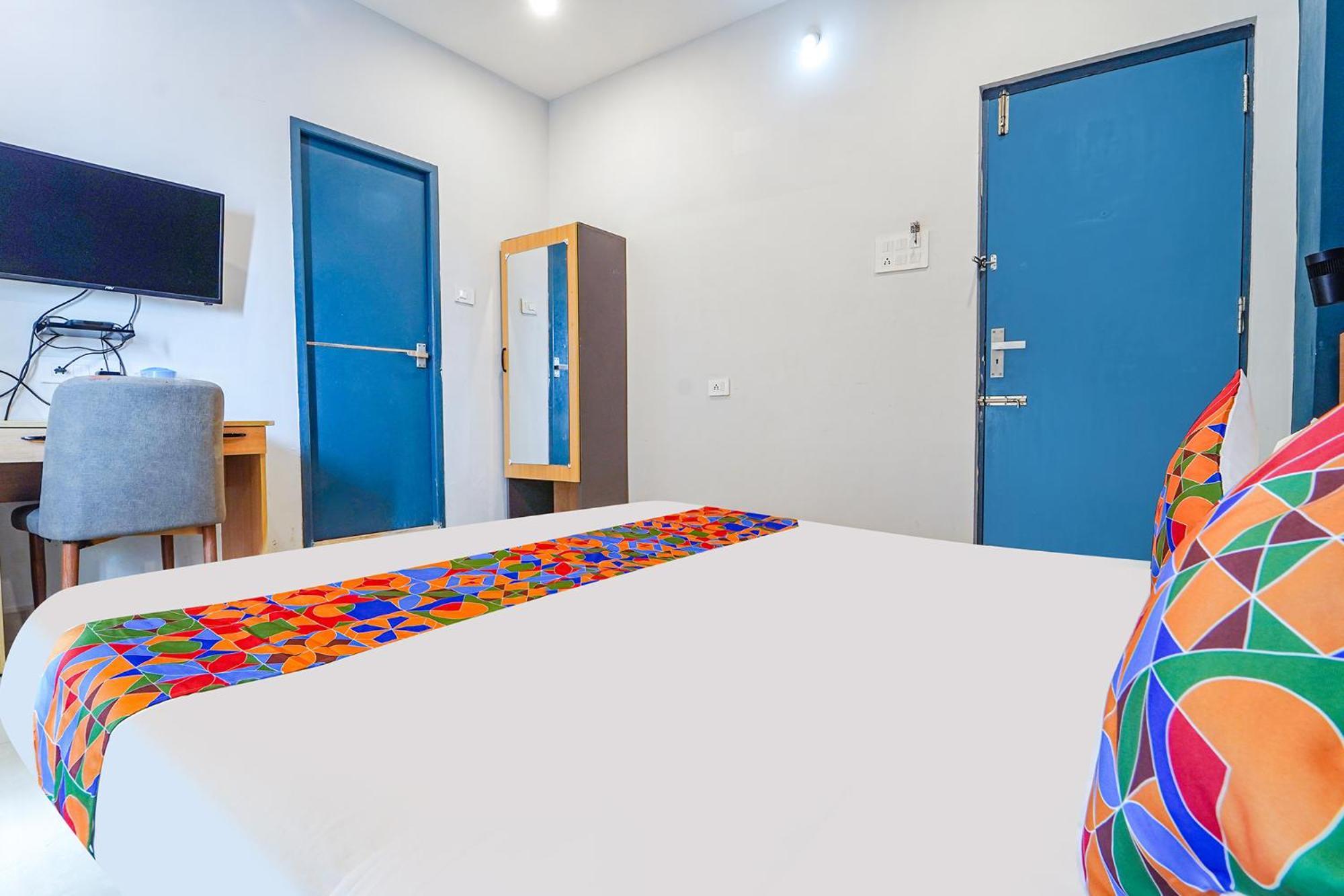 Fabexpress Silver Palace Chennai Exterior photo