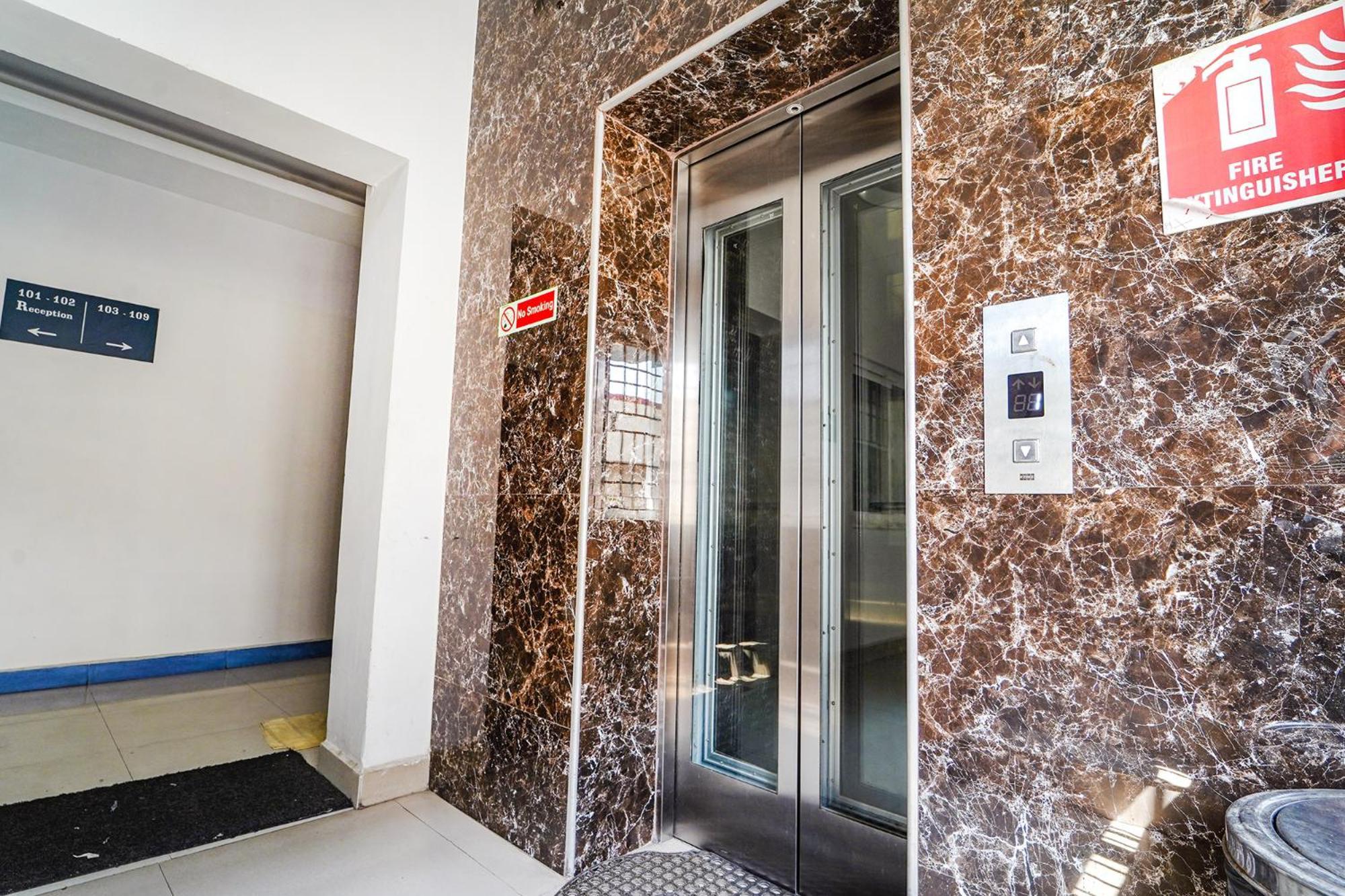 Fabexpress Silver Palace Chennai Exterior photo